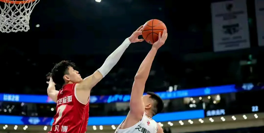 赛前体能课后，北京国安远射贴柱备战NBA常规赛，更衣室稳定，高层口径保持一致(姚明参观cba新赛季球员装备间)-九游娱乐官方