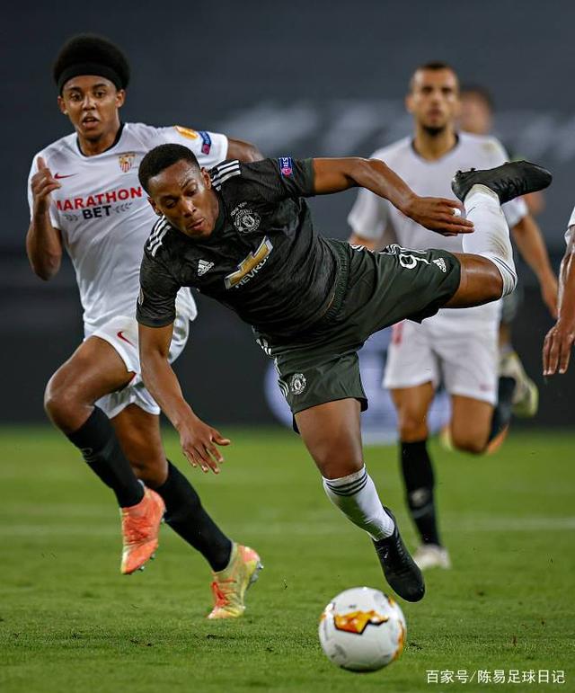 转折点！上海久事调整名单；葡超清晨攻防权衡；气氛紧张；阵容厚度经受考验(特朗普对俄政策)-九游网页版入口